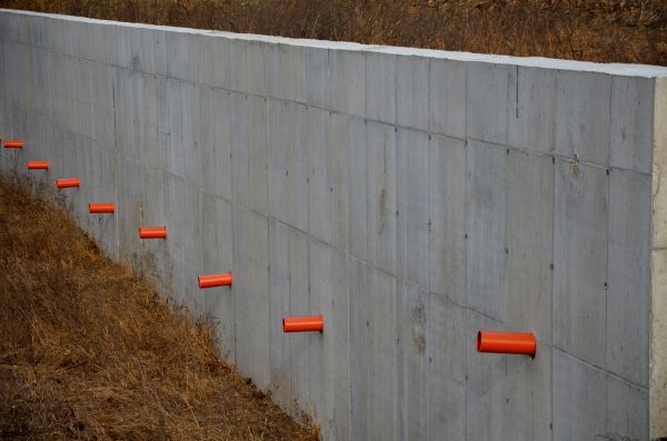 Cost of Retaining Wall Drainage in Englewood